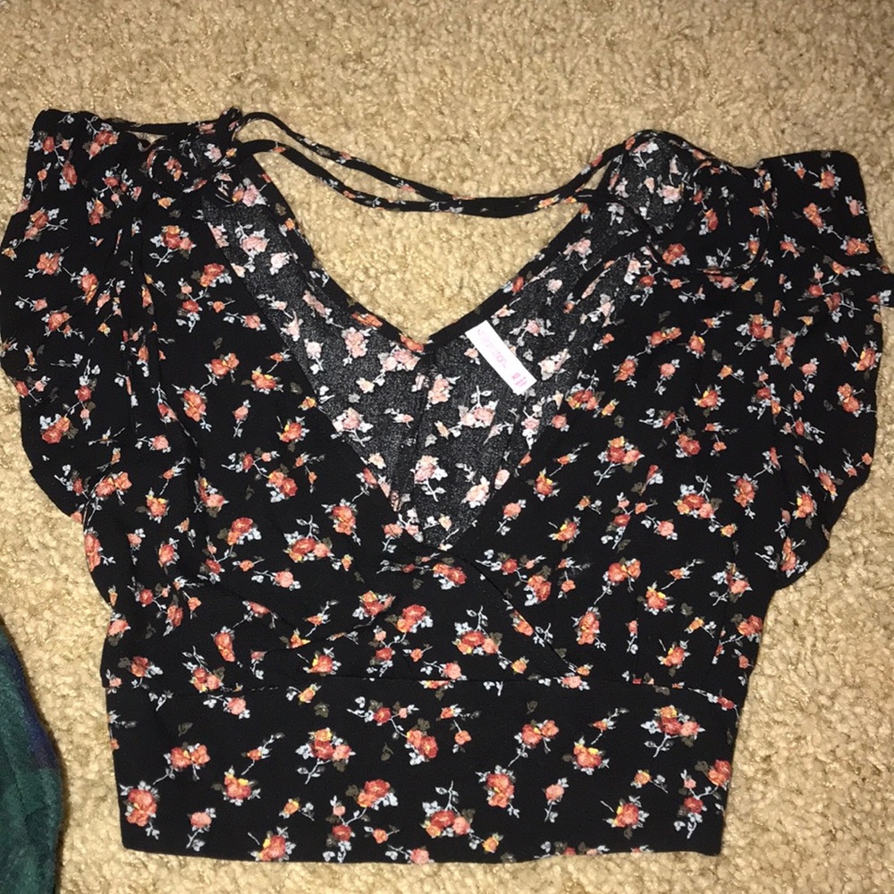 Crop top with tie in the back